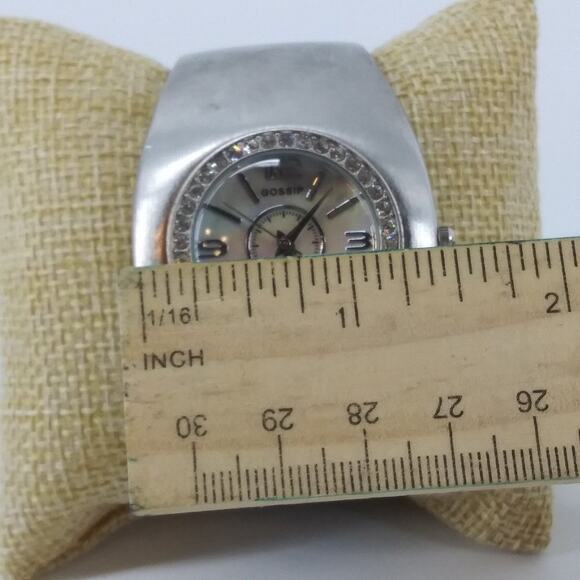 Gossip Silver Tone Quartz Wristwatch Cuff Band Watch - Picture 2 of 10